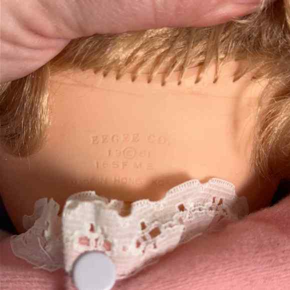 Vintage Eegee Goldberger 1981 Hong Kong Baby Doll Curly Sleepy Eyes Soft Body - Picture 10 of 11
